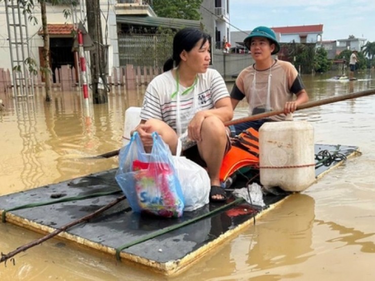 VIDEO: Người dân Bắc Ninh nói trận lũ lịch sử chưa từng chứng kiến, đã 3 ngày bị cô lập