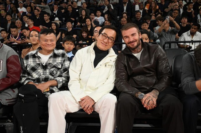 Thành Long, David Beckham thành 'người tí hon' bên Yao Ming - 1