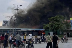 Tin tức trong ngày - Cháy chợ Rồng, nhiều gian hàng bị thiêu rụi