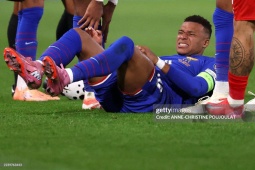 Mbappe 10 trận ghi bàn không thể ngăn cản, chấn thương nặng ra sao?