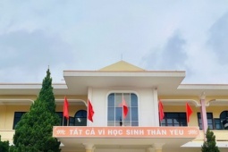 Phụ huynh “xôn xao” khoản thu 200.000 đồng, hiệu trưởng nói chỉ vận động tự nguyện