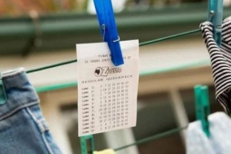 Trúng xổ số 260 tỷ đồng, chủ nhân tờ vé số vẫn "không thèm" đến nhận