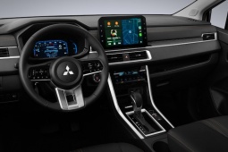 Người dùng Xpander Cross 2023 có cần lên đời Xpander Cross 2025?