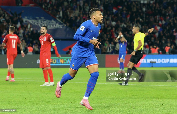 Mbappe ghi bàn không ngừng nghỉ