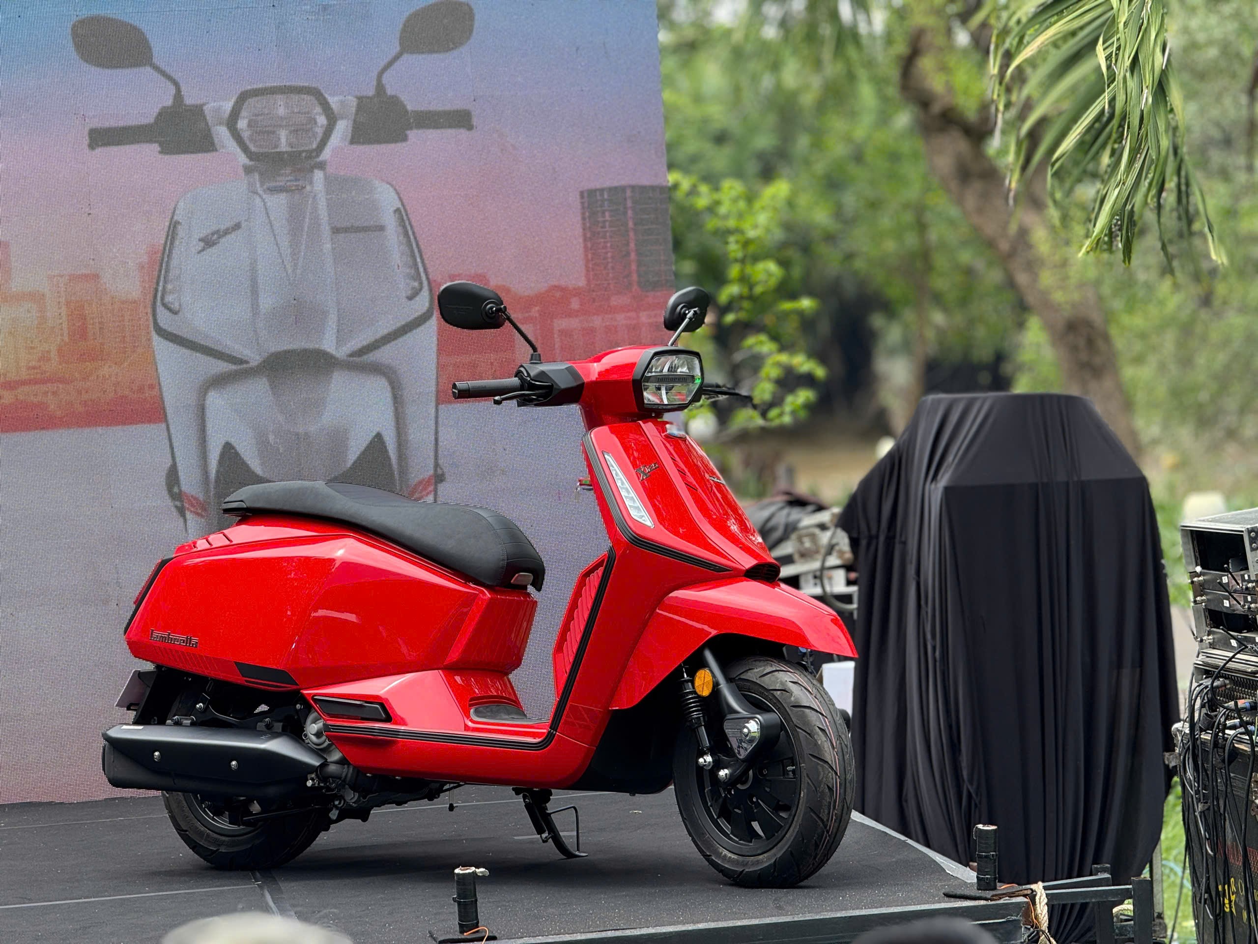 Loạt xe tay ga Lambretta công bố giá bán tại Việt Nam - 2