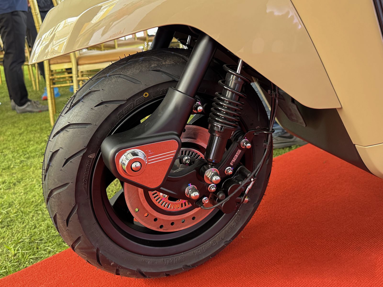 Loạt xe tay ga Lambretta công bố giá bán tại Việt Nam - 6