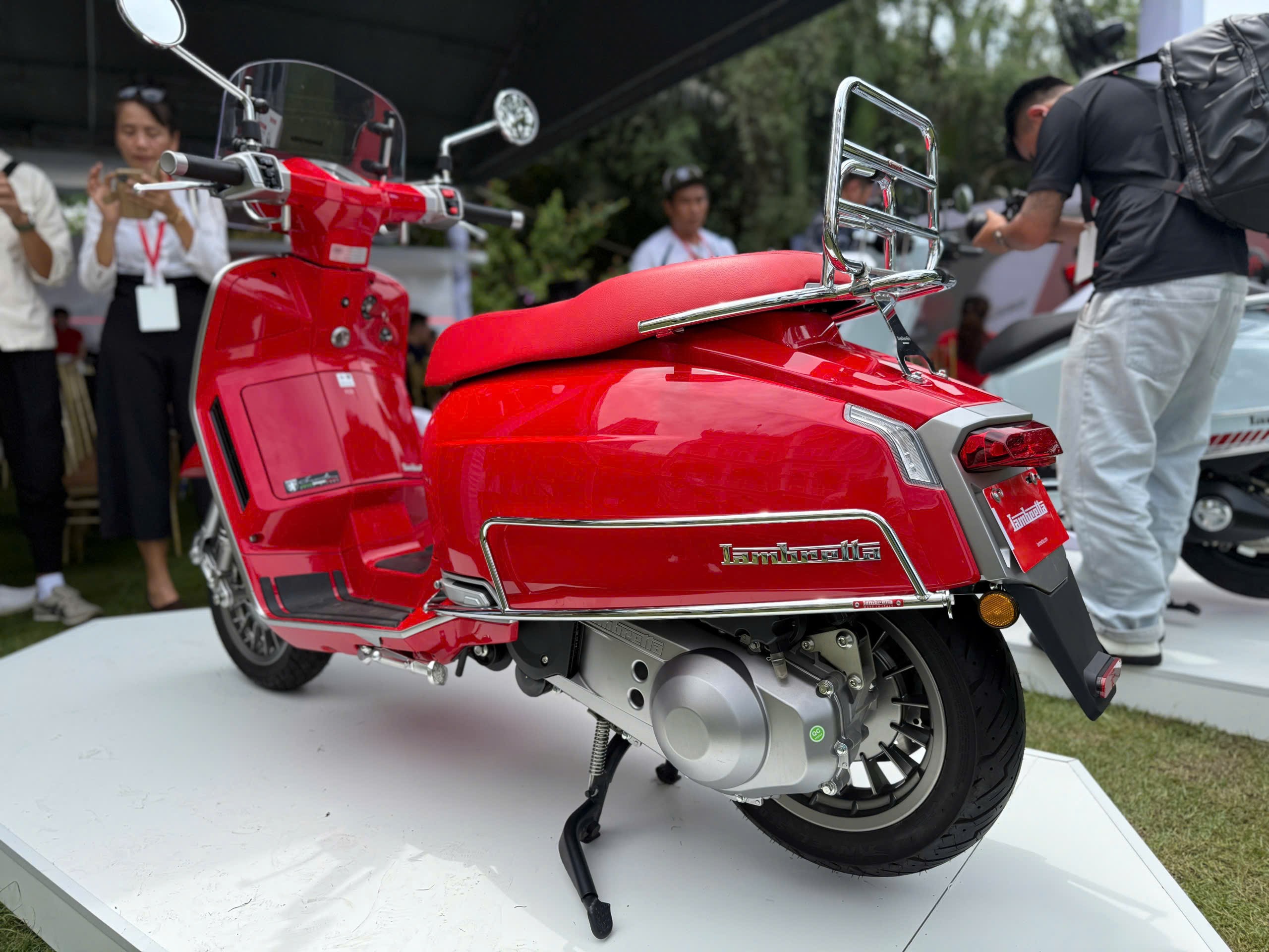 Loạt xe tay ga Lambretta công bố giá bán tại Việt Nam - 8
