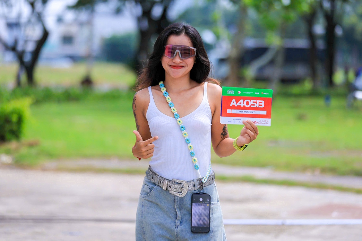 Dàn trai xinh gái đẹp nô nức “check in” tại VPBank Đất Sen Hồng Music Marathon 2025 - 4