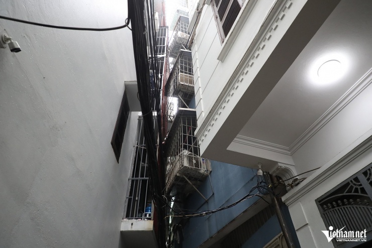 Cảnh tượng gây ám ảnh trong con ngõ xảy ra vụ cháy khiến 5 người chết ở Hà Nội - 3