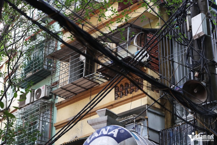 Cảnh tượng gây ám ảnh trong con ngõ xảy ra vụ cháy khiến 5 người chết ở Hà Nội - 5