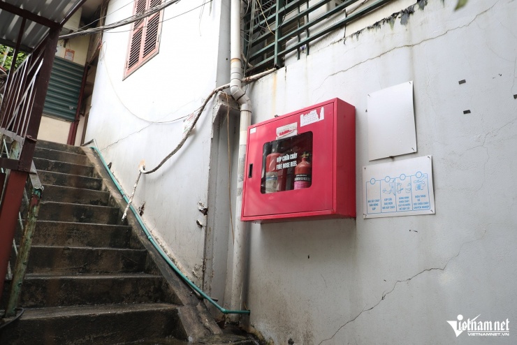 Cảnh tượng gây ám ảnh trong con ngõ xảy ra vụ cháy khiến 5 người chết ở Hà Nội - 8