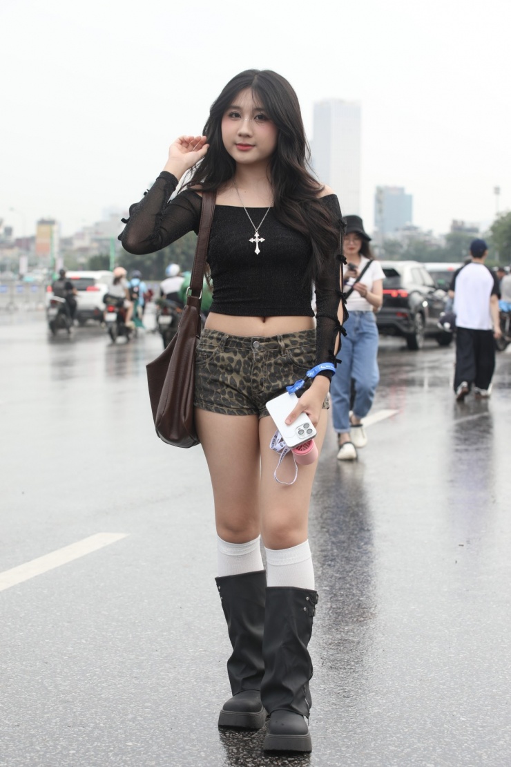 Hà Anh hào hứng cho biết, sau khi “cháy” hết mình ở Anh trai say hi, cô mong rằng concert Em xinh say hi sẽ “nhiệt” hơn để cùng các “em xinh” tạo nên một đêm thật đáng nhớ.