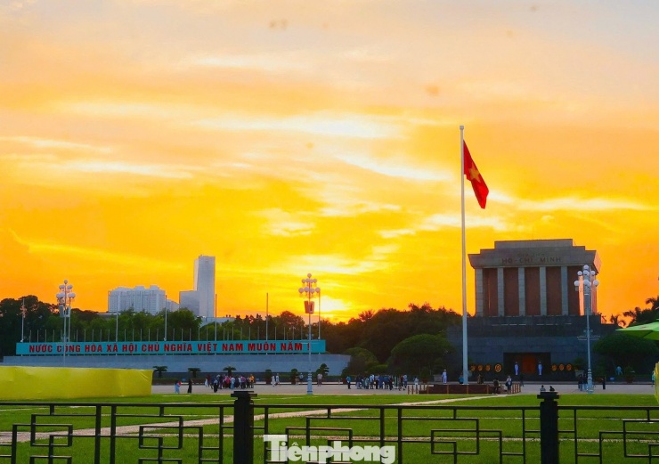 Sắc thu dịu dàng phủ khắp Hà Nội khiến lòng người đắm say - 23