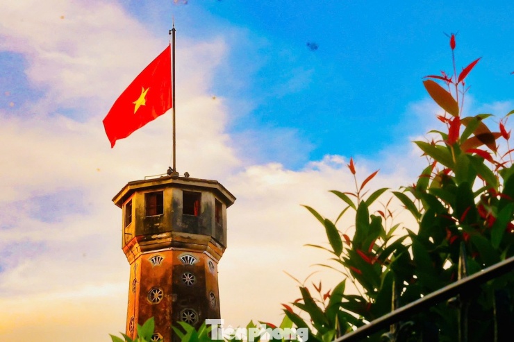 Sắc thu dịu dàng phủ khắp Hà Nội khiến lòng người đắm say - 22