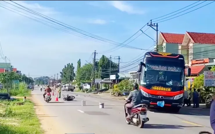 Vụ tai nạn khiến hai vợ chồng đi xe máy tử vong. Ảnh: HN.