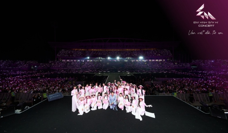 Nghệ sĩ Thanh Ngoan hát xẩm cùng các 'Em xinh say hi' - 12