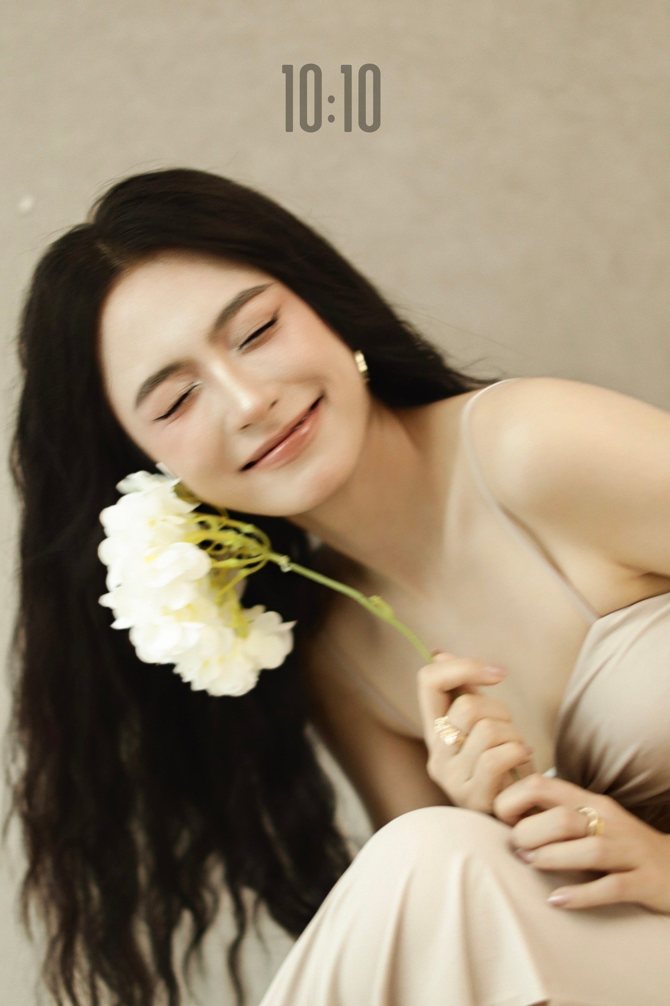 Á hậu Vân Nhi khoe vẻ đẹp ngọt ngào trong bộ ảnh mừng sinh nhật tuổi 20 - 10