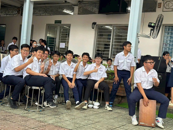 Học sinh Trường THPT Nguyễn Thái Bình (phường Tân Hòa)