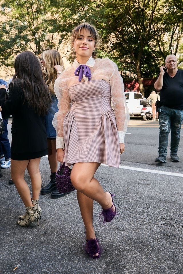 Điểm danh các xu hướng street style đang chiếm sóng đường phố New York - 4