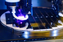 Intel vượt mặt Samsung và TSMC, tung chip 1,8nm khiến ngành bán dẫn "chao đảo"