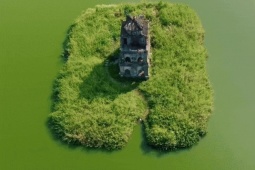 Tin tức trong ngày - Sắc thu dịu dàng phủ khắp Hà Nội khiến lòng người đắm say