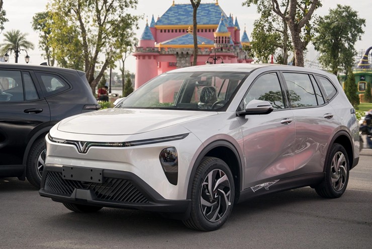 Limo Green thổi làn gió mới vào phân khúc MPV tại Việt Nam.