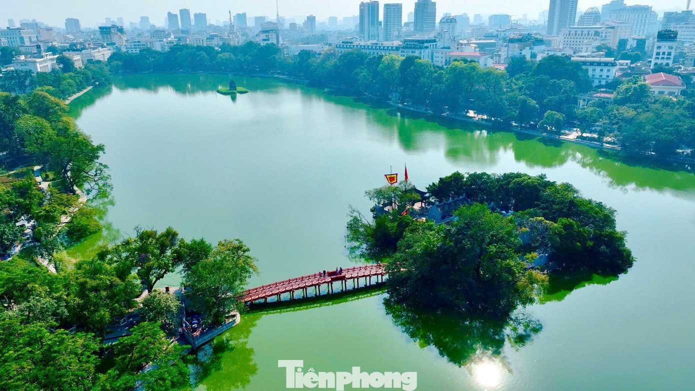Sắc thu dịu dàng phủ khắp Hà Nội khiến lòng người đắm say - 6