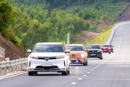 VinFast đạt cột mốc 100.000 xe tại thị trường trong nước sau 3 quý năm...