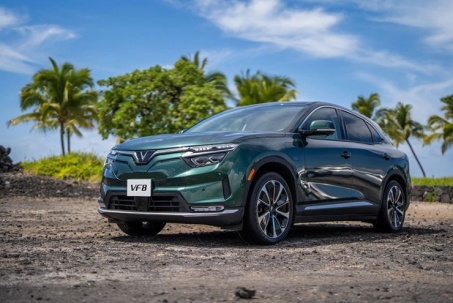 Giá xe VinFast VF 8 tháng 10/2025, xe điện cỡ D từ 1,019 tỷ đồng