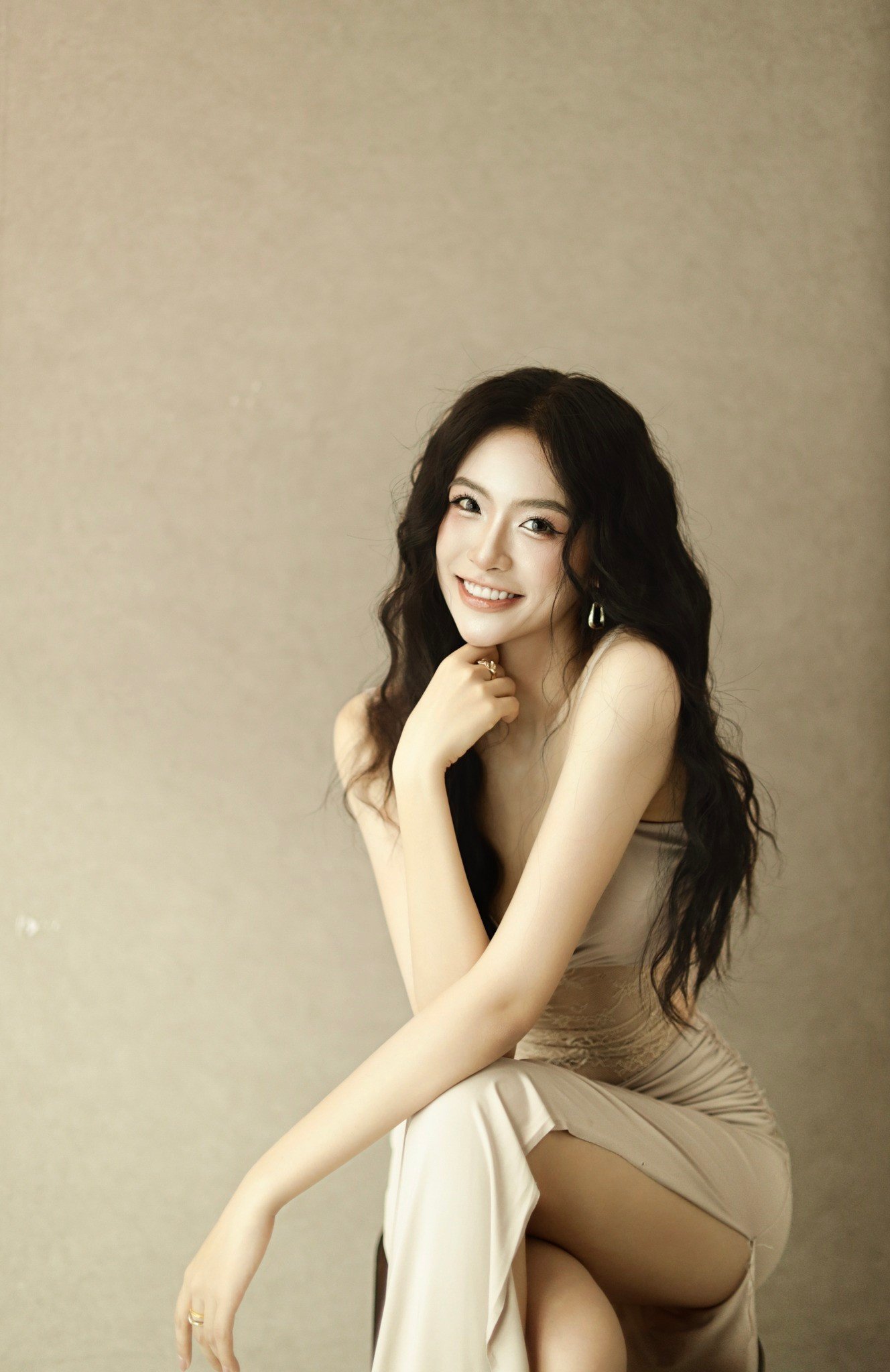 Á hậu Vân Nhi khoe vẻ đẹp ngọt ngào trong bộ ảnh mừng sinh nhật tuổi 20 - 7