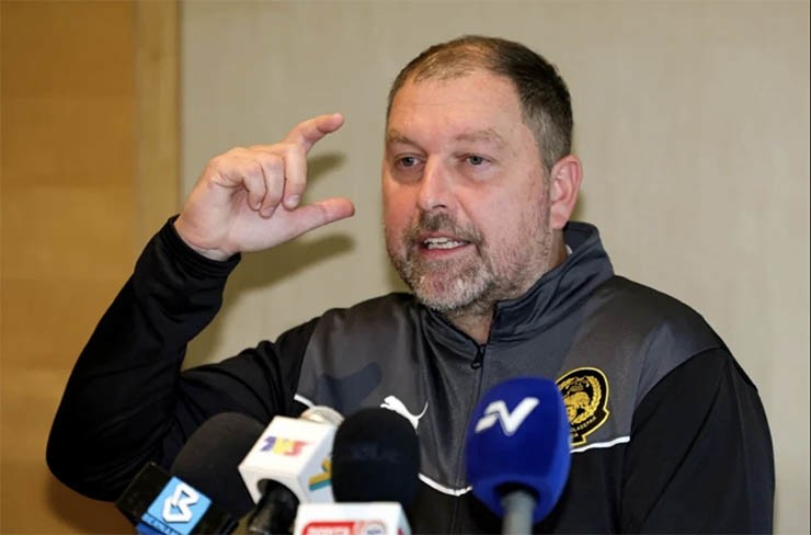 HLV Peter Cklamovski công khai chỉ trích LĐBĐ Malaysia