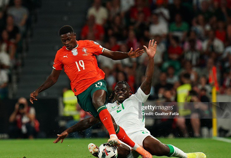 Mendes tiếp tục thể hiện phong độ cực cao