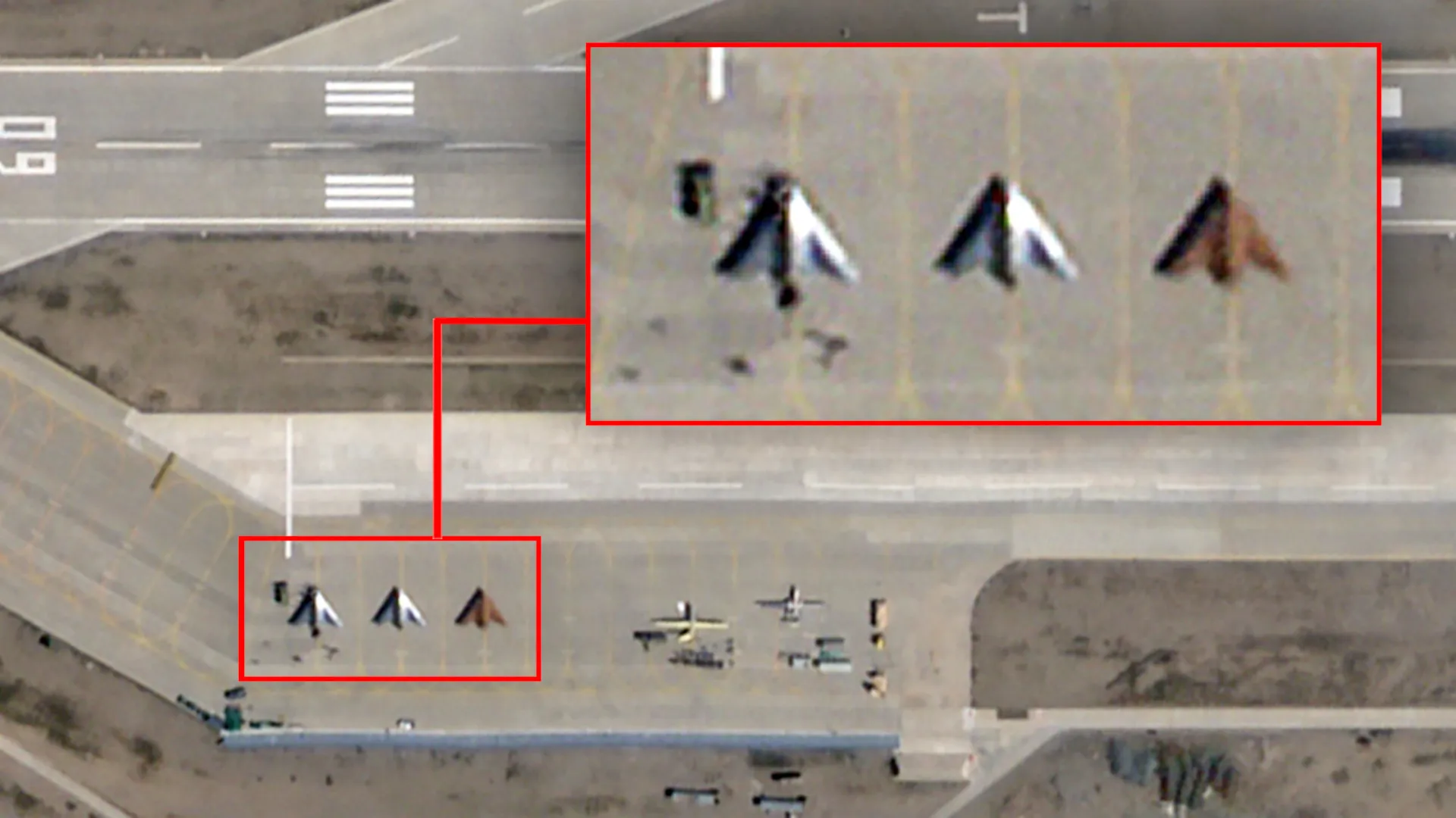 Ảnh vệ tinh hé lộ các máy bay chiến đấu không người lái GJ-11 của Trung Quốc xuất hiện tại căn cứ ở Tây Tạng. Ảnh: Planet Labs.