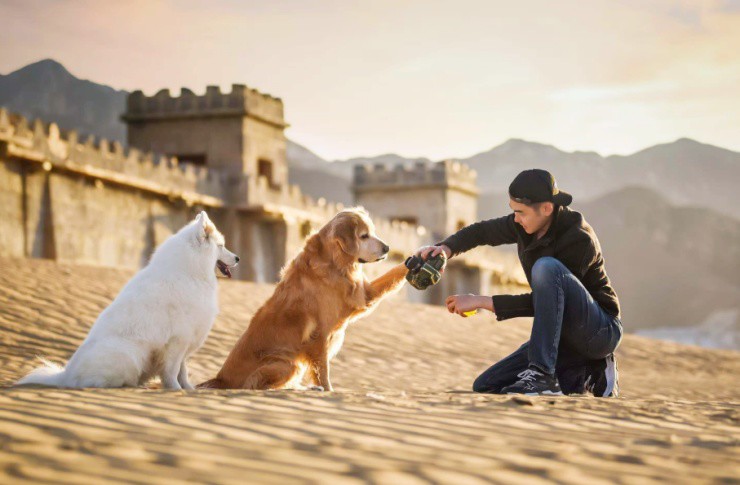 Trương Thiên Hàng đang tác nghiệp với các khách hàng "đặc biệt" (Ảnh: Trương Thiên Hàng)