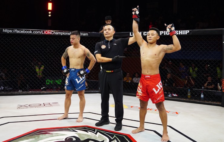 "Đầu bếp" Đình Khải (quần xanh) gây thất vọng lớn, Văn Khuyến (quần đỏ) xứng đáng được ca ngợi 