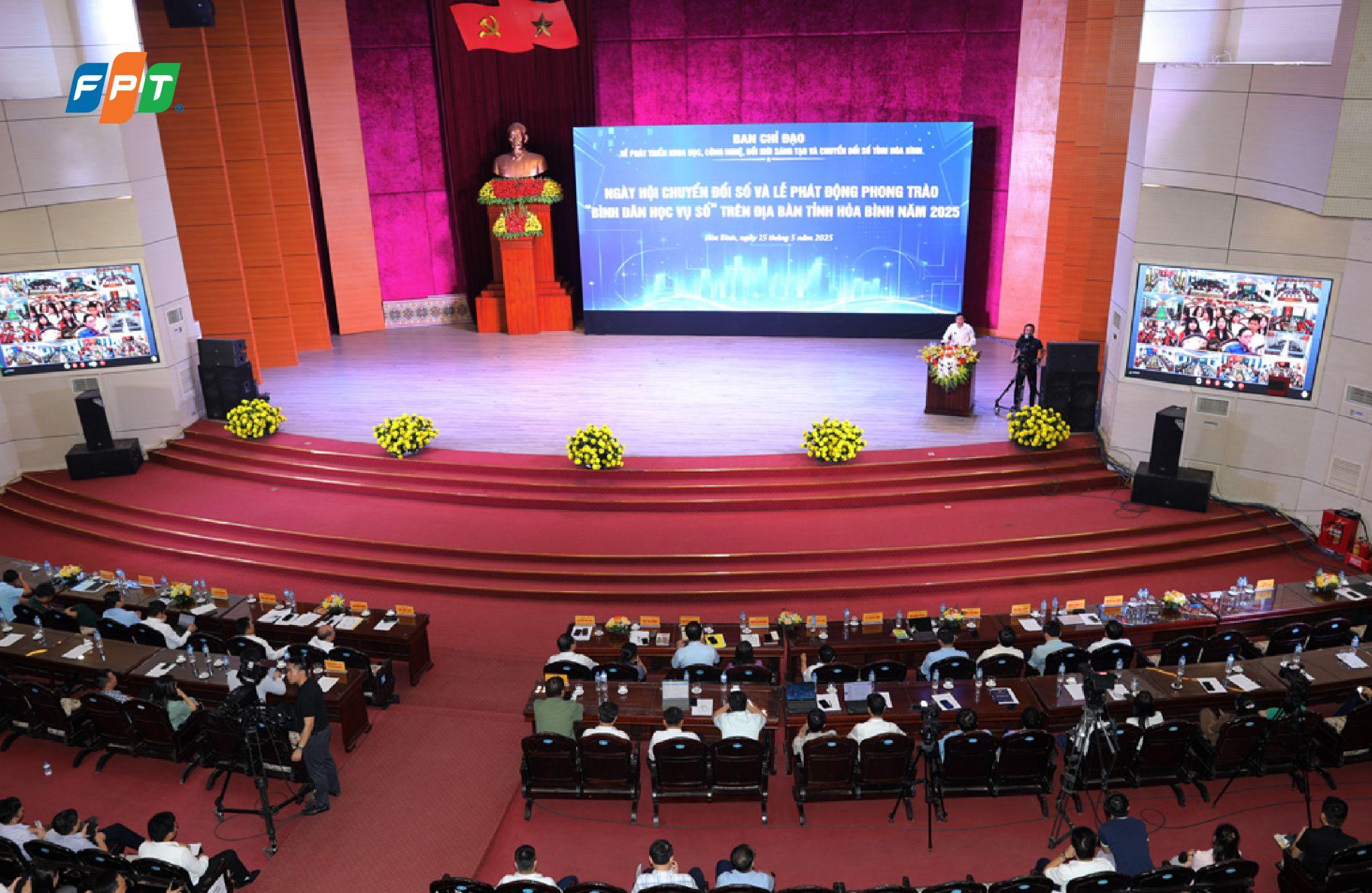 FPT Camera AI đồng hành cùng tỉnh Hòa Bình trong Ngày hội Chuyển đổi số 2025 góp phần xây dựng chính quyền số từ cấp cơ sở.