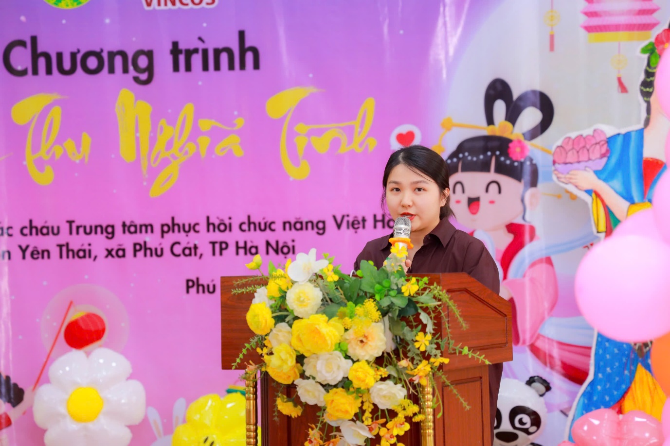 Bà Nguyễn Thùy Linh – Tổng Giám đốc Vincos gửi lời chia sẻ và động viên tại chương trình Trung thu nghĩa tình