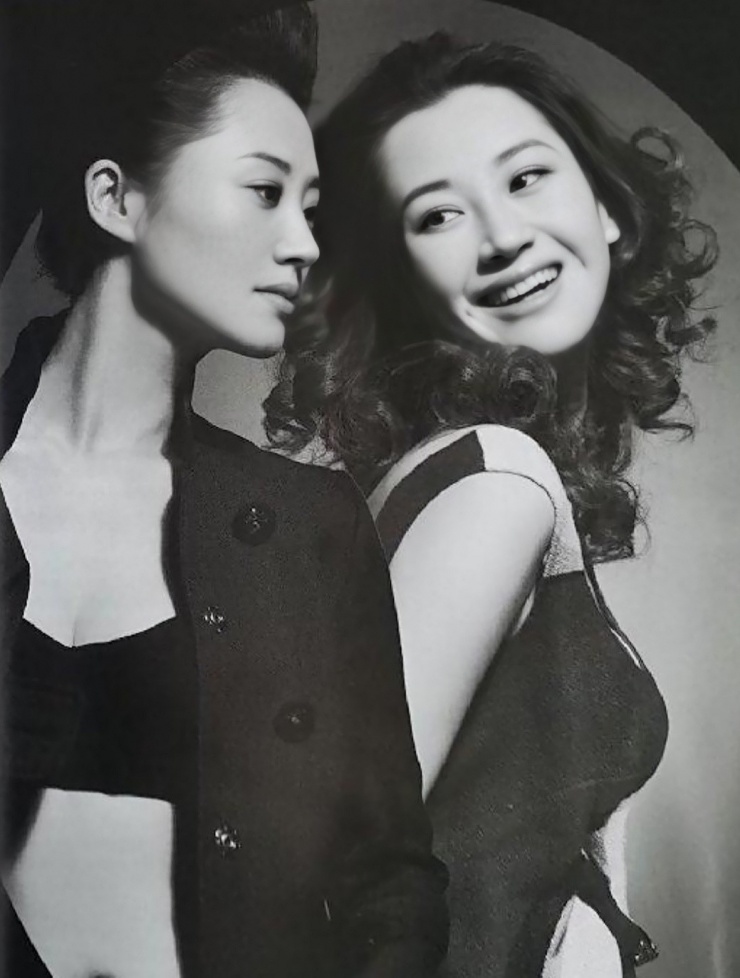 Những năm gần đây Hứa Tình ít xuất hiện ở sự kiện giải trí, cô chủ yếu lưu diễn kịch sân khấu.