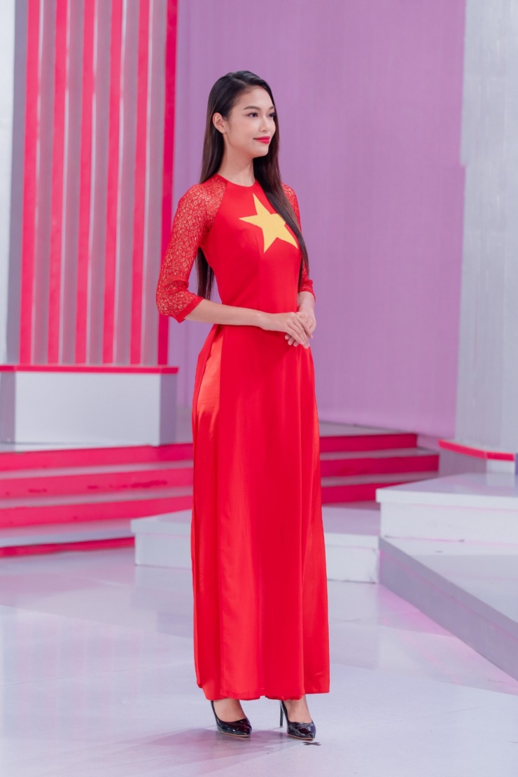 Sắc vóc quán quân cao 1,84 m của Vietnam's Next Top Model 2025 - 4