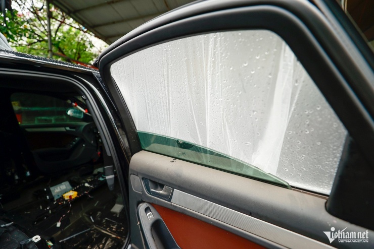 Gara chật cứng ô tô ngập nước chờ sửa, chủ xe sang Đức phải chi hàng trăm triệu - 5