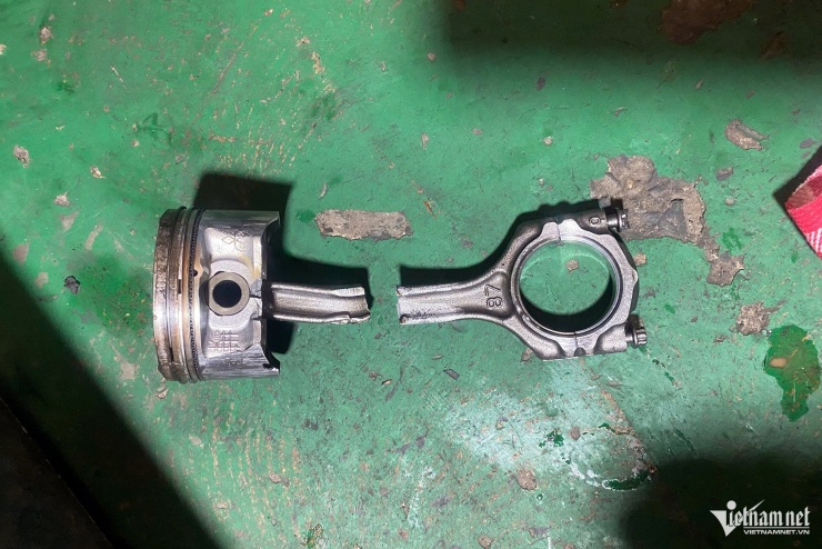 Gara chật cứng ô tô ngập nước chờ sửa, chủ xe sang Đức phải chi hàng trăm triệu - 9