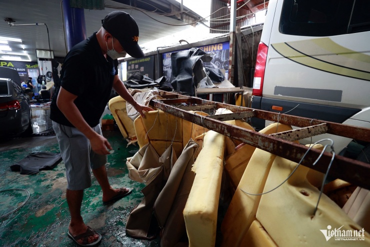 Gara chật cứng ô tô ngập nước chờ sửa, chủ xe sang Đức phải chi hàng trăm triệu - 17