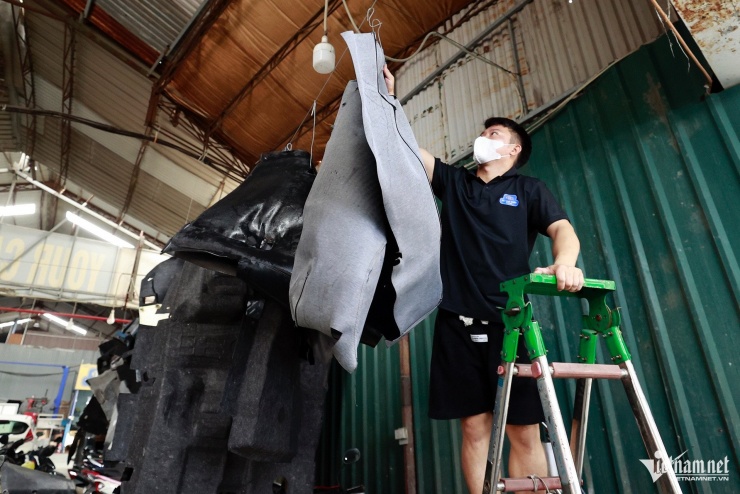 Gara chật cứng ô tô ngập nước chờ sửa, chủ xe sang Đức phải chi hàng trăm triệu - 16