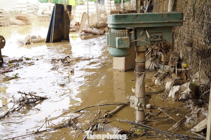 Ghi nhận của PV Tiền Phong tại thôn An Lạc cho thấy, thiệt hại tài sản của người dân và các doanh nghiệp rất lớn.