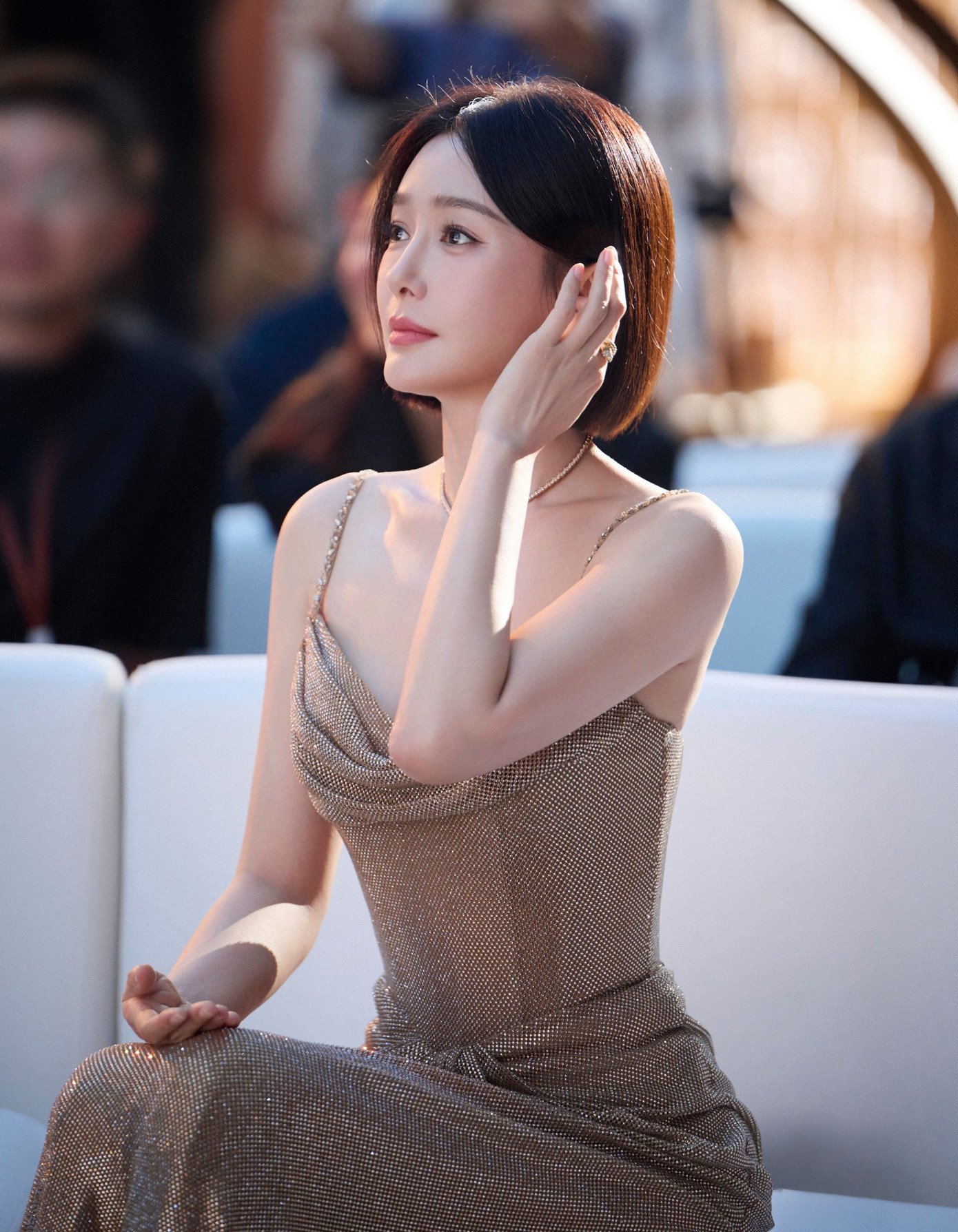 Tần Lam nổi tiếng với vai Tri Họa trong Hoàn Châu cách cách 3 . Cô được mệnh danh là "mỹ nhân cổ trang" với nhiều bộ phim nổi bật. Năm 2018, Tần Lam nổi tiếng khắp châu Á với vai diễn Phú Sát Hoàng Hậu trong Diên Hi công lược , giúp sự nghiệp của nữ diễn viên sinh năm 1979 một lần nữa tỏa sáng.