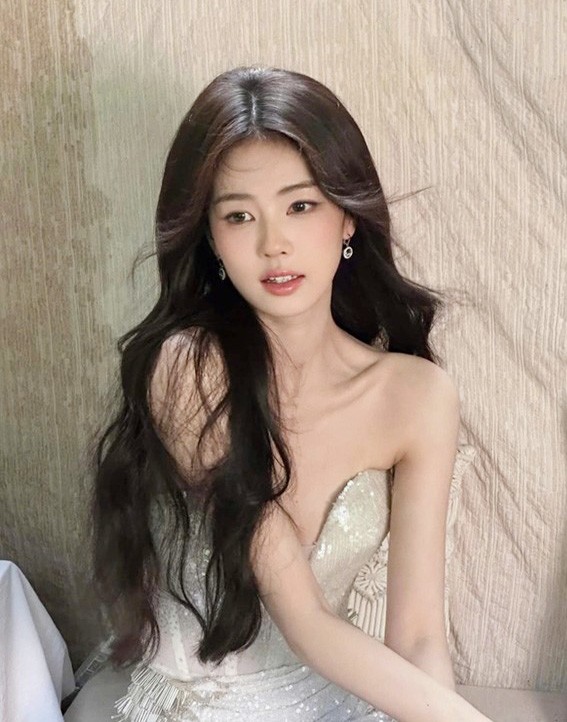 Bạch Lộc mắc bệnh lạ, sức khỏe suy kiệt nghiêm trọng và bị đau đầu dai dẳng.