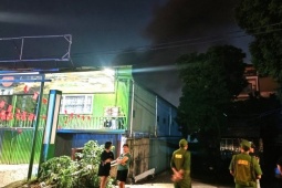 Hà Nội: Cháy lớn tại nhà xưởng trên đường Nguyễn Khoái