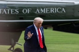 Thế giới - Ông Trump sẽ &quot;bàn&quot; với ông Putin việc cung cấp tên lửa Tomahawk cho Ukraine