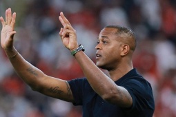 Indonesia họp khẩn "phán xử" HLV Kluivert