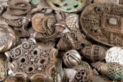 Thị trường - Tiêu dùng - Đi đào giun, người đàn ông phát hiện ra kho báu quý giá